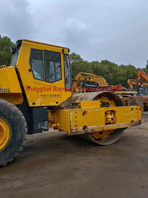 Roller routier Bomag BW-217D d'occasion avec 30% de capacité de traitement en bon état