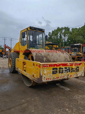 Roller routier Bomag BW-217D d'occasion avec 30% de capacité de traitement en bon état