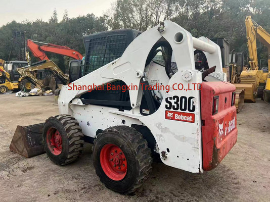Temps de travail réduit S300 Bobcat Le chargeur de direction à patins en parfait état pour inspection