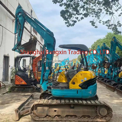 Une mini-excavatrice KUBOTA KX155 d'occasion d'une masse de 5 tonnes