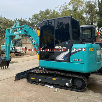 Une petite machine utilisée mini excavateur Kobelco SK60 de confiance avec 7 jours de délai de livraison