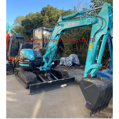 Excavateur mini Kobelco SK55 utilisé avec certification EPA/CE et poids de fonctionnement de 5 tonnes