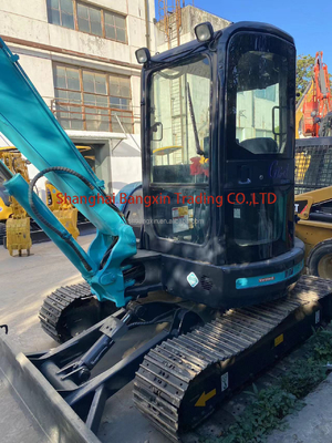 Excavateur mini Kobelco SK55 utilisé avec certification EPA/CE et poids de fonctionnement de 5 tonnes