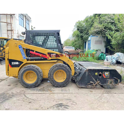 Petite machine mini-excavatrice à roue usée CAT 226 avec cylindre hydraulique d'origine