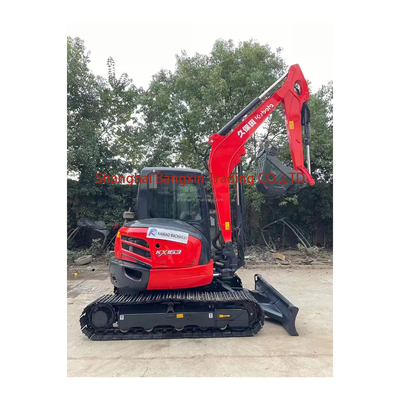 Une excavatrice utilisée Kubato KX163 avec une capacité de 0,25 seau