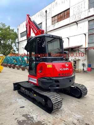 Une excavatrice utilisée Kubato KX163 avec une capacité de 0,25 seau