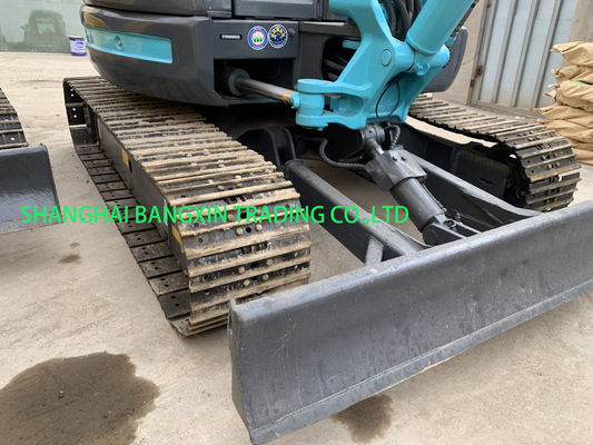 en bon état mini-excavatrice Kobelco SK55SR forte puissance et stabilité hydraulique
