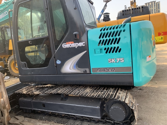 Excavateur Kobelco SK75 utilisé et en bon état idéal pour la construction d'ingénierie