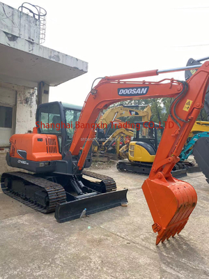 Excavateur mini-crawler Doosan DX60 avec pompe hydraulique d'origine certifiée EPA/CE