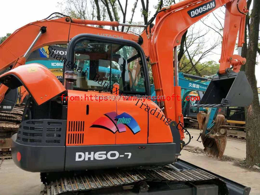 700 heures de travail Utilisé Doosan DH60-7 Excavateur à rampe avec 1 et après-vente