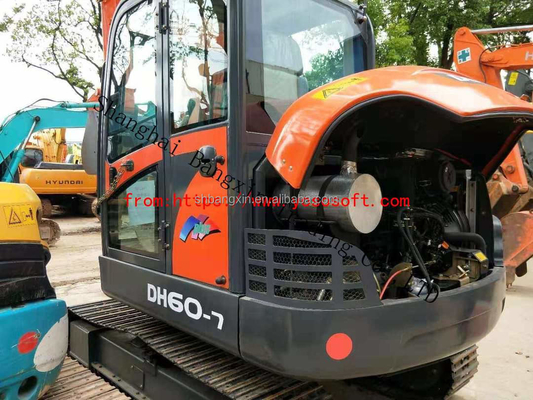 700 heures de travail Utilisé Doosan DH60-7 Excavateur à rampe avec 1 et après-vente