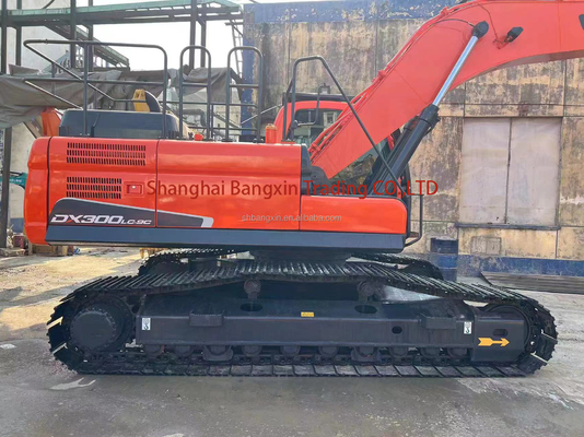 Excavateur Doosan DX300LC-9C d'occasion avec technologie avancée et performances puissantes
