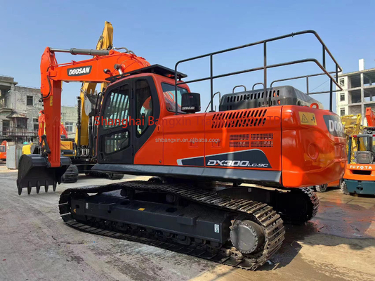 Excavateur Doosan DX300LC-9C d'occasion avec technologie avancée et performances puissantes