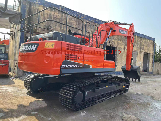 Excavateur Doosan DX300LC-9C d'occasion avec technologie avancée et performances puissantes
