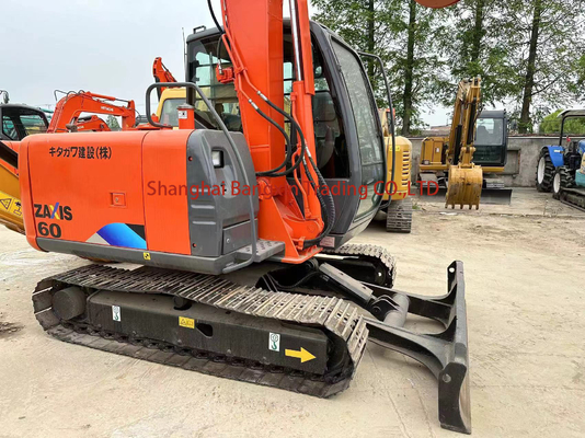 Mini-excavatrice Hitachi ZX60 avec une excellente performance de travail et une capacité de 0,25 seau