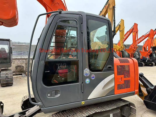 Mini-excavatrice Hitachi ZX60 avec une excellente performance de travail et une capacité de 0,25 seau