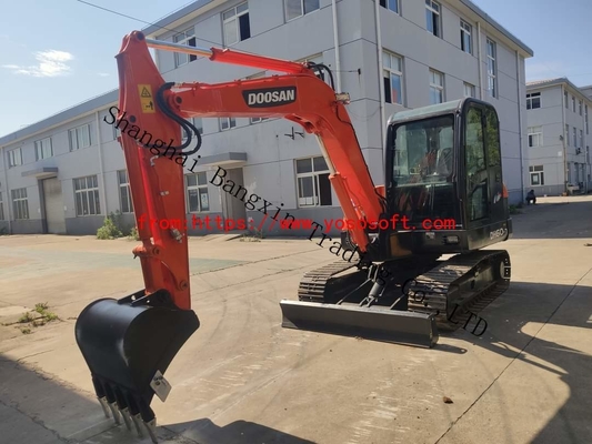 Excavateur Doosan DH60-7 de 2022 en bon état avec d'excellentes performances