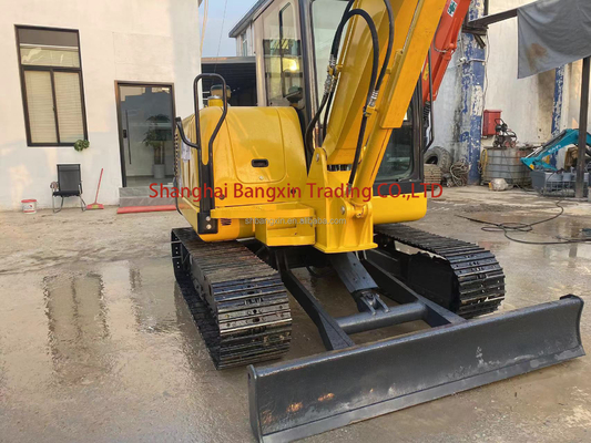 En bon état, utilisée, excavatrice Komatsu PC56 toutes les fonctions normales 7 jours de livraison
