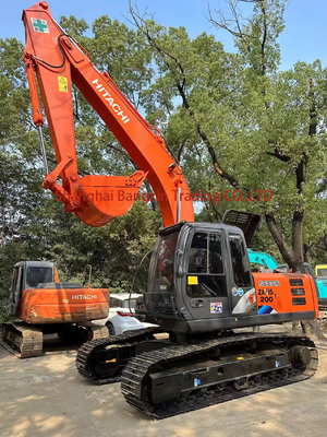 Une bonne excavatrice d'occasion, fabriquée au Japon. Originale Hitachi ZX200.
