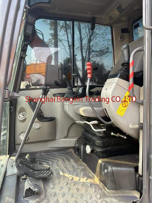 Petite mini-excavatrice VOLVO EC60D utilisée par une petite machine avec une puissance élevée et une stabilité hydraulique