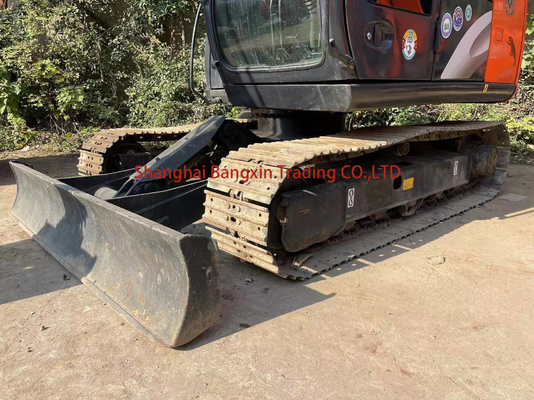Une mini-pelée Hitachi ZX70 de 7 tonnes en bon état et gratuite en 2023