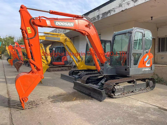 Oui, nous pouvons inspection utilisée Doosan Excavator 6 Tonnes à Shanghai 0,25 capacité de seau