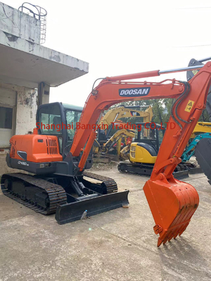 Oui, nous pouvons inspection utilisée Doosan Excavator 6 Tonnes à Shanghai 0,25 capacité de seau