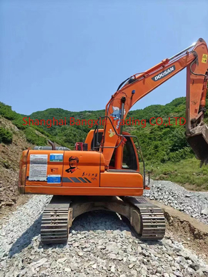 600 heures de travail Excavateur Doosan DH150LC-7 pour projets de construction