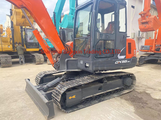 Excavateur Doosan DH55 de 5 tonnes en Corée, certifié EPA/CE et à forte stabilité hydraulique