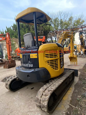 Excavateur Komatsu PC40MR-3 commercial utilisé avec une capacité de 0,19 seau et un poids de 4000 kg