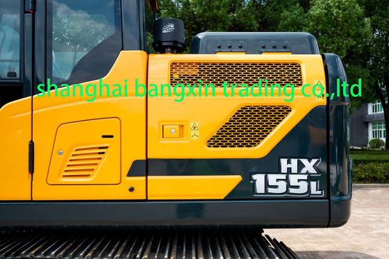 Excavateur Hyundai HX155L d'occasion avec 89 kW de puissance en excellent état