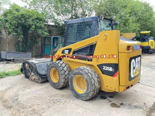 Petite machine utilisée pour le guidage par glissement CAT 226 avec une puissance élevée et une stabilité hydraulique à un