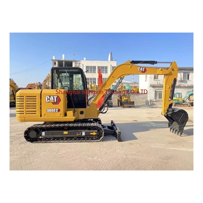Excavatrice miniature Cat 306E2 d'occasion avec une puissance élevée et une grande stabilité hydraulique
