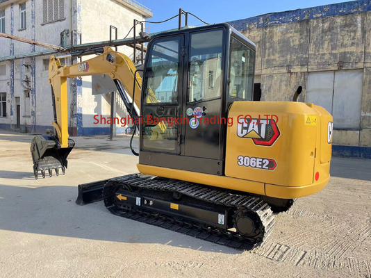 Excavatrice miniature Cat 306E2 d'occasion avec une puissance élevée et une grande stabilité hydraulique
